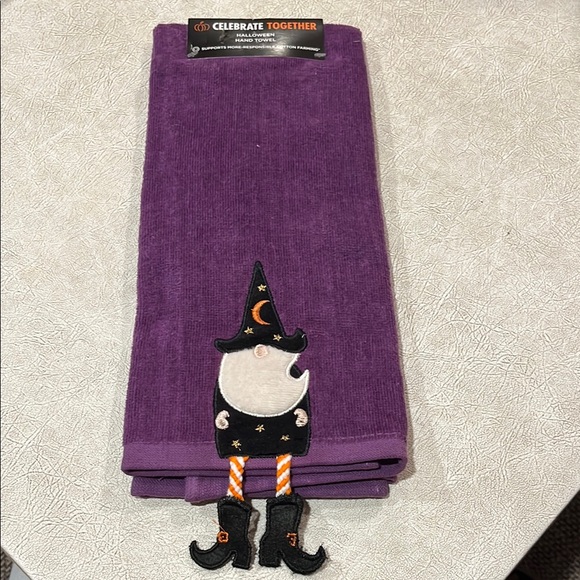 Halloween gnome hand towel brand new - Picture 1 of 1